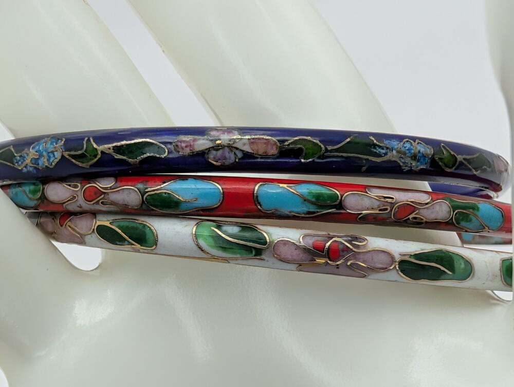 Set Of 3 Vintage Cloisonne Enamel Floral Bangle Bracelets Red White And Blue 7"